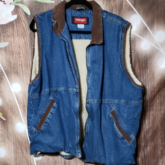 wrangler hero vest